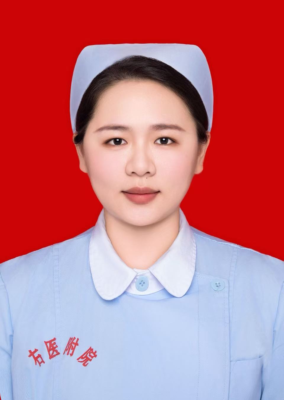 岑何芳